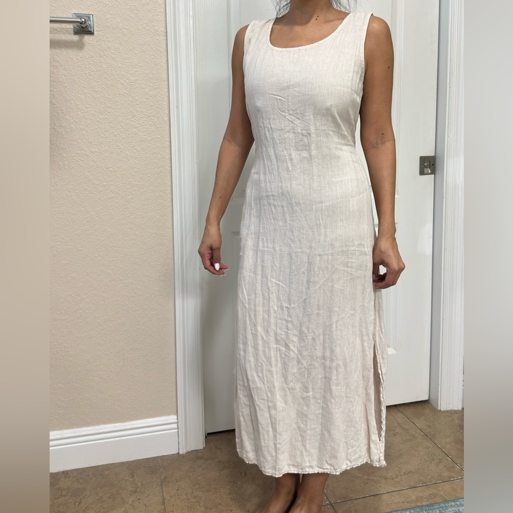 Chic Sleeveless 💯 linen Cream Maxi Dress made in Italia